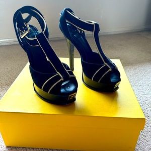 Fendi Sandals EU 38